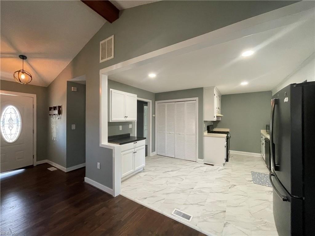 4510 River Shore Rd - Photo 4 of 32