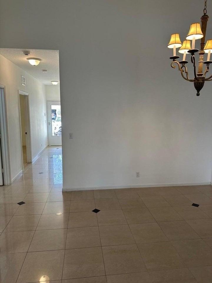 9861 Galleon Dr - Photo 5 of 27