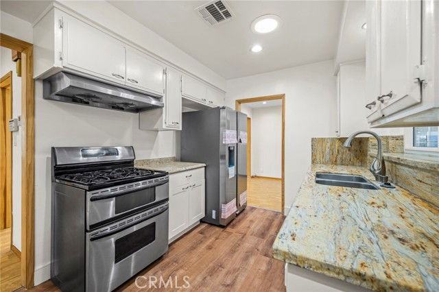 2113 N Lamer St - Photo 3 of 8