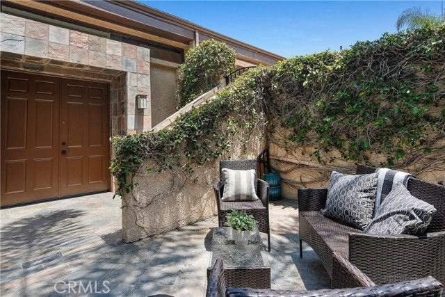 3482 Coldwater Canyon Ave - Photo 2 of 8