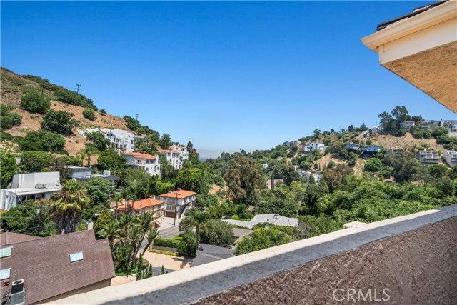 3482 Coldwater Canyon Ave - Photo 3 of 8