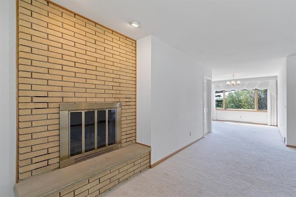 822 W Pleasant St - Photo 3 of 40