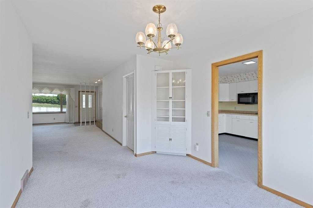 822 W Pleasant St - Photo 5 of 40