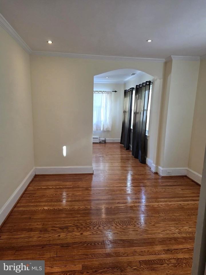 1513 Van Buren St Nw - Photo 6 of 24