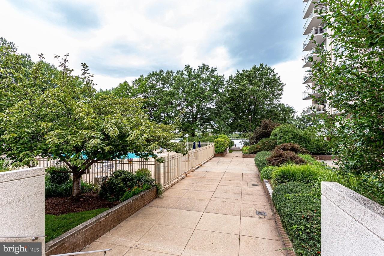 1425 4th St Sw Apt A305 - Photo 6 of 50