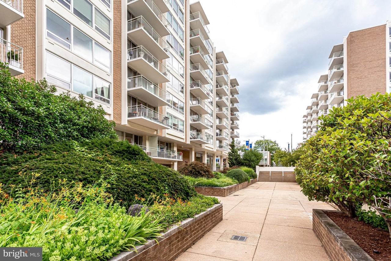 1425 4th St Sw Apt A305 - Photo 7 of 50