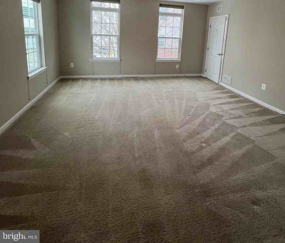 1302 Cheswick Ln - Photo 2 of 20