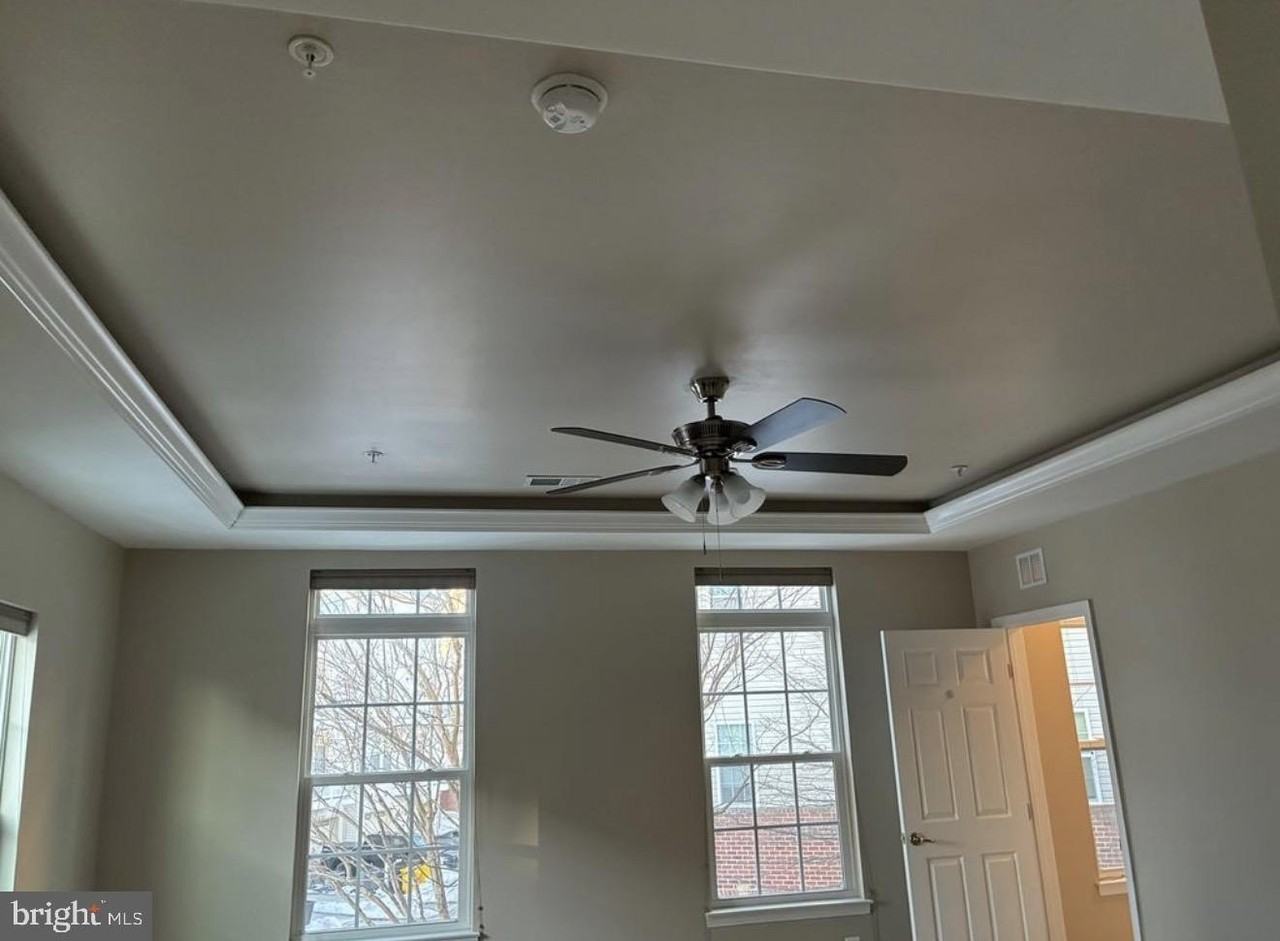 1302 Cheswick Ln - Photo 3 of 20