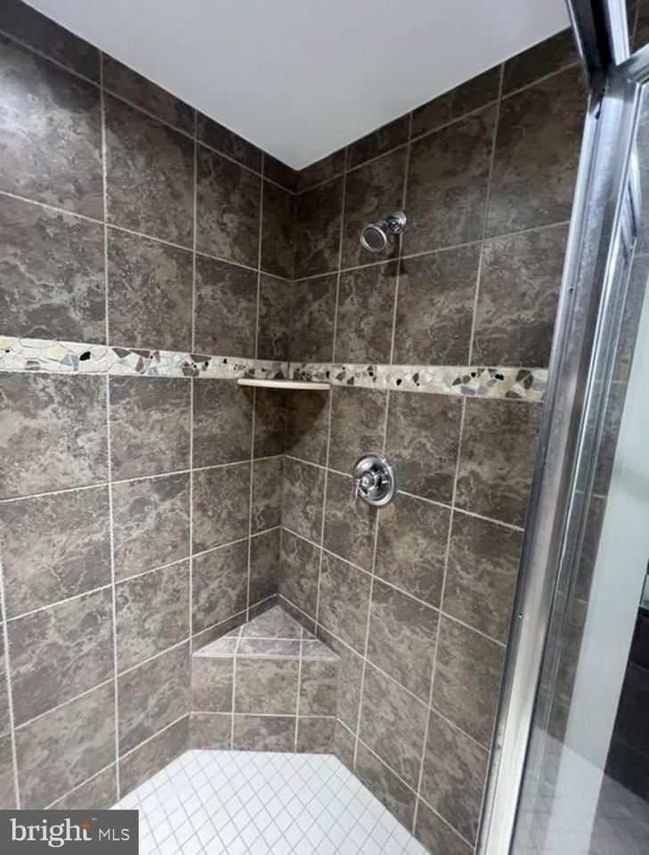 1302 Cheswick Ln - Photo 6 of 20