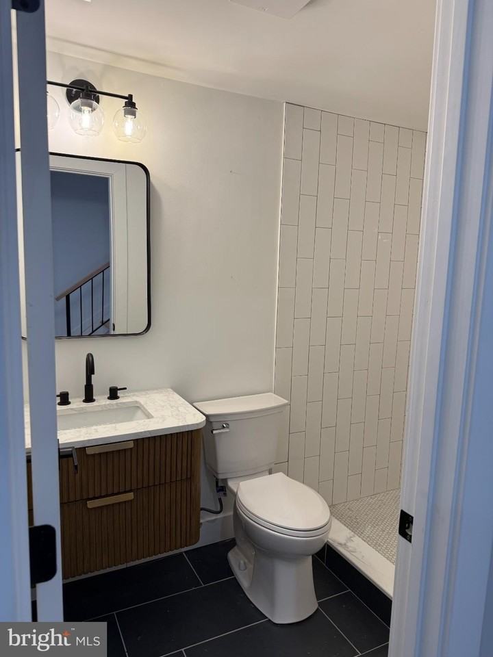 3923 Roland Ave - Photo 7 of 13