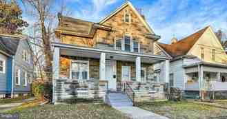 304 Collins Ave Fl 1 - Photo 1 of 1