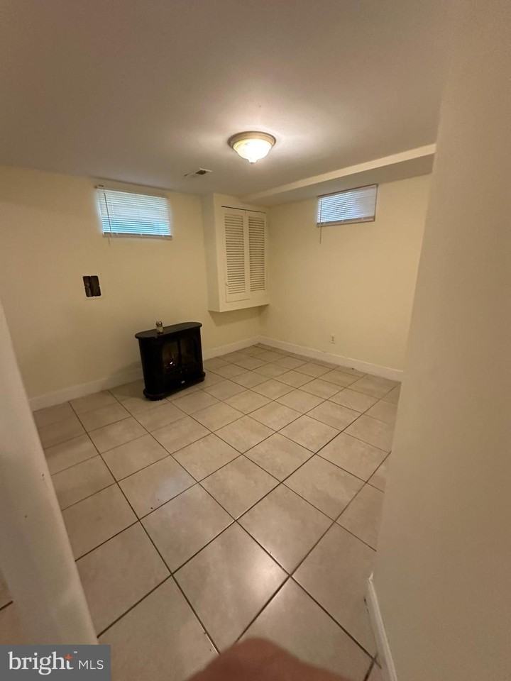 9 E Overlea Ave Unit 1 - Photo 5 of 8