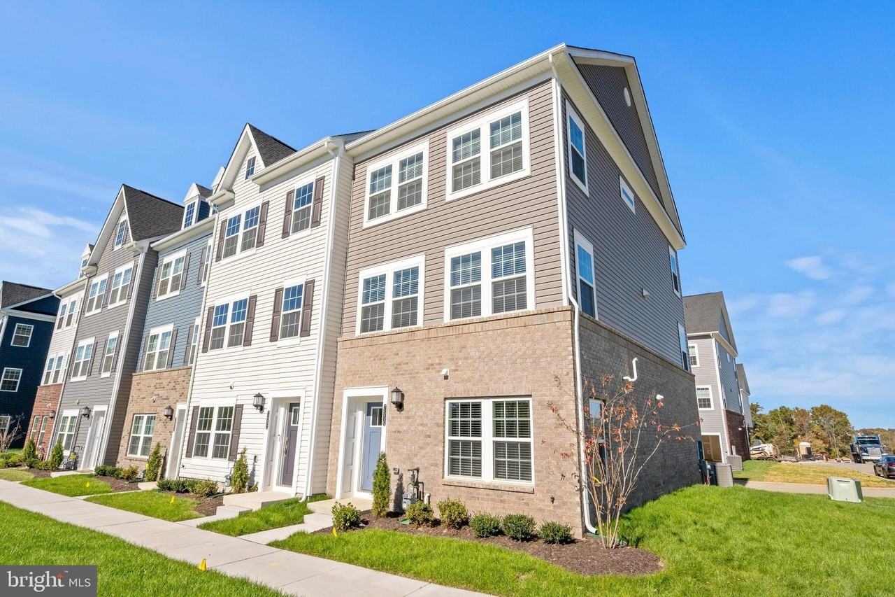 7550 Johnnycake Rd - Photo 3 of 36