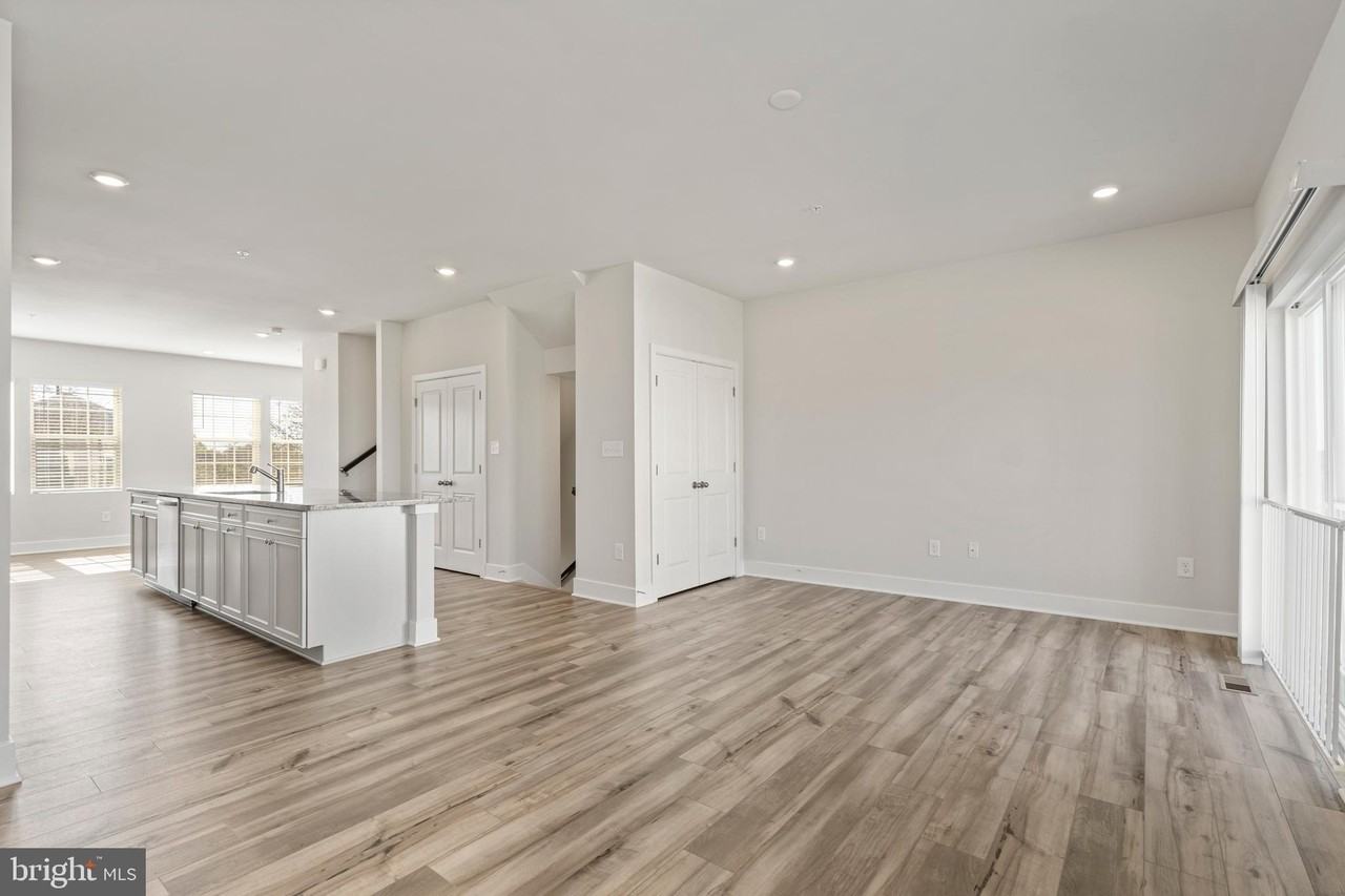 7550 Johnnycake Rd - Photo 5 of 36