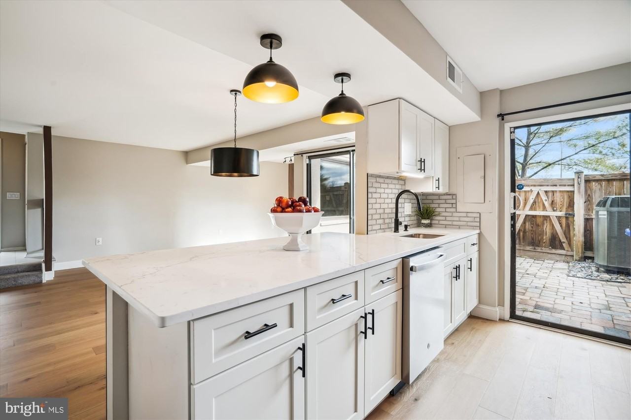 11215 Avalanche Way Unit A - Photo 4 of 35