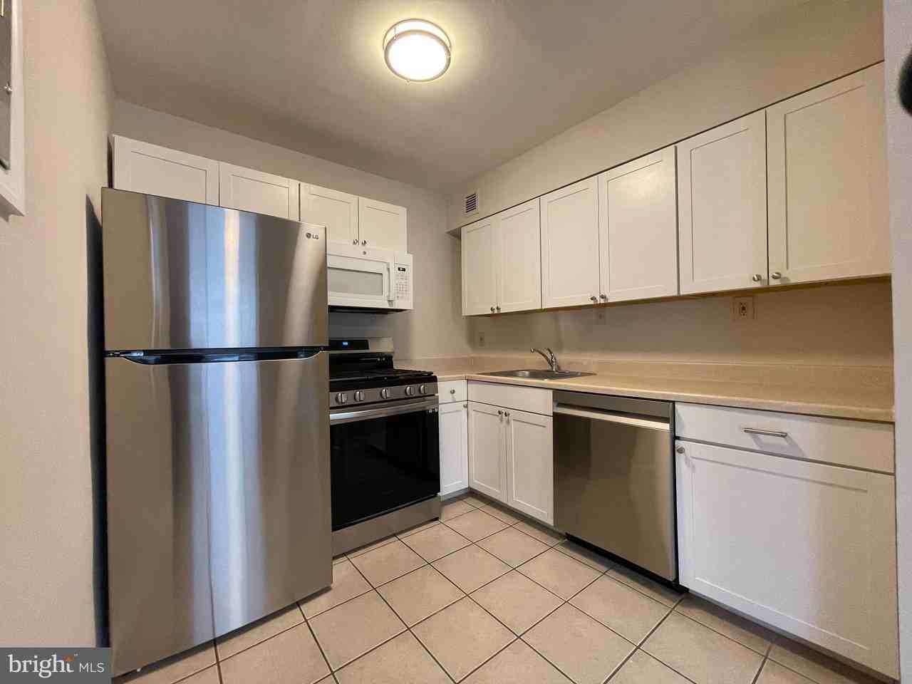 95 E Wayne Ave #309 - Photo 7 of 18