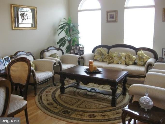 3926 Bryant Park Cir - Photo 2 of 16