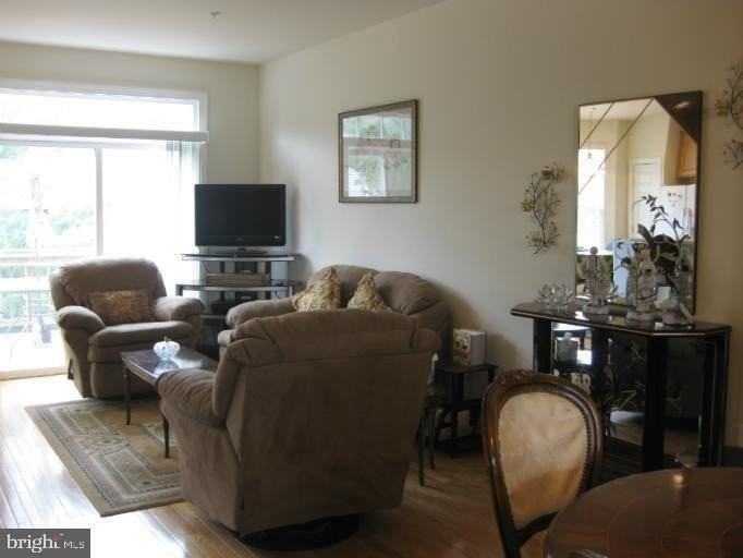 3926 Bryant Park Cir - Photo 4 of 16