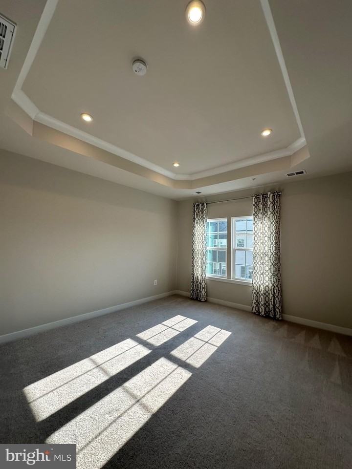 16577 Fife Way - Photo 5 of 13