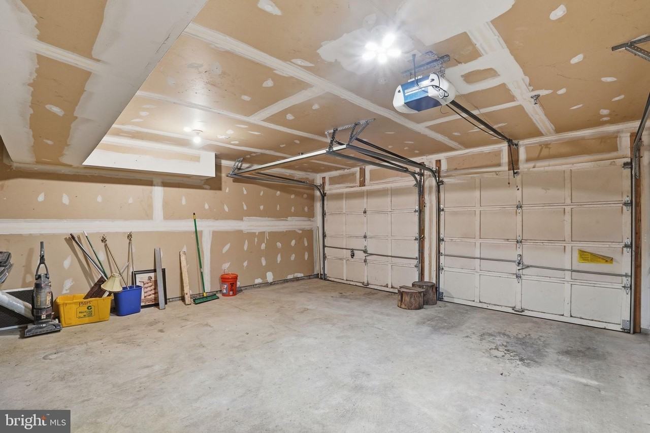 13815 Churchville Dr - Photo 5 of 24