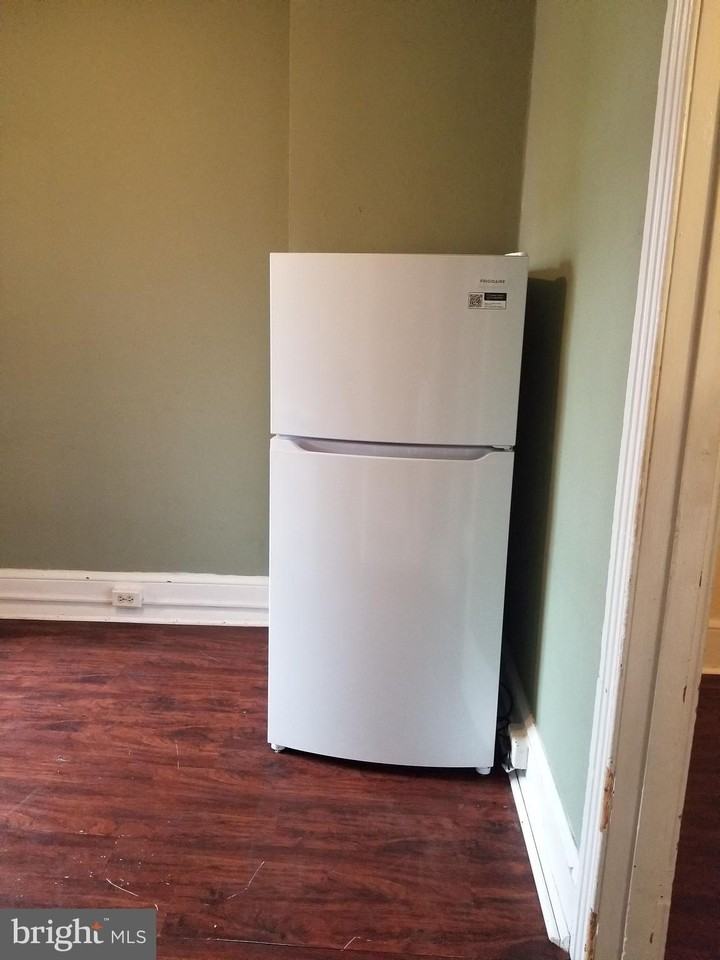 230 S 13th St Unit 2 - Photo 3 of 11