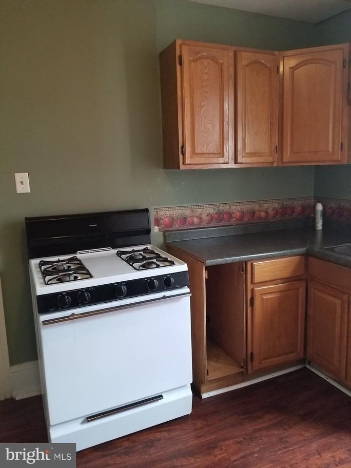 230 S 13th St Unit 2 - Photo 5 of 11