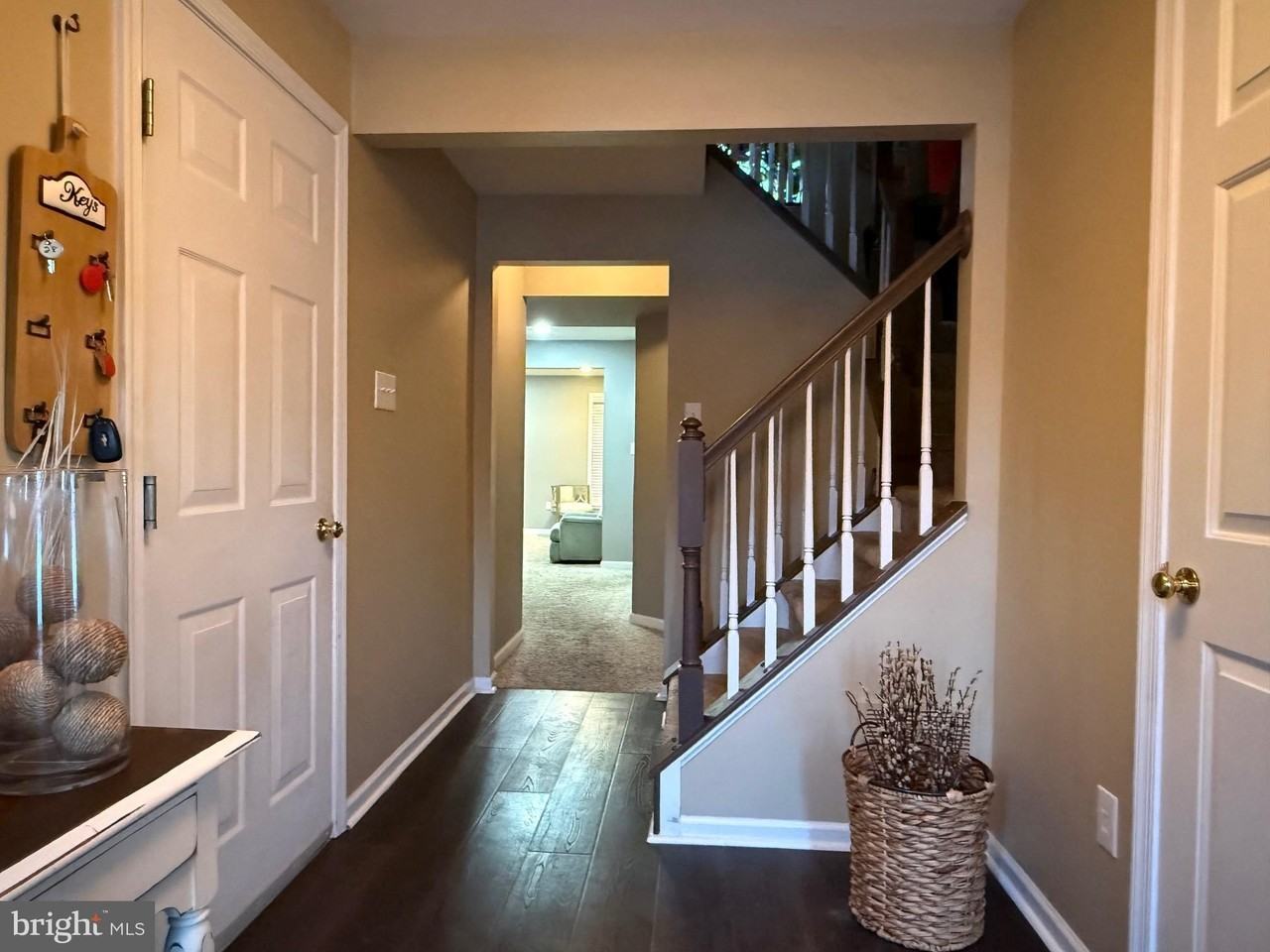 259 Windsor Ct - Photo 3 of 27