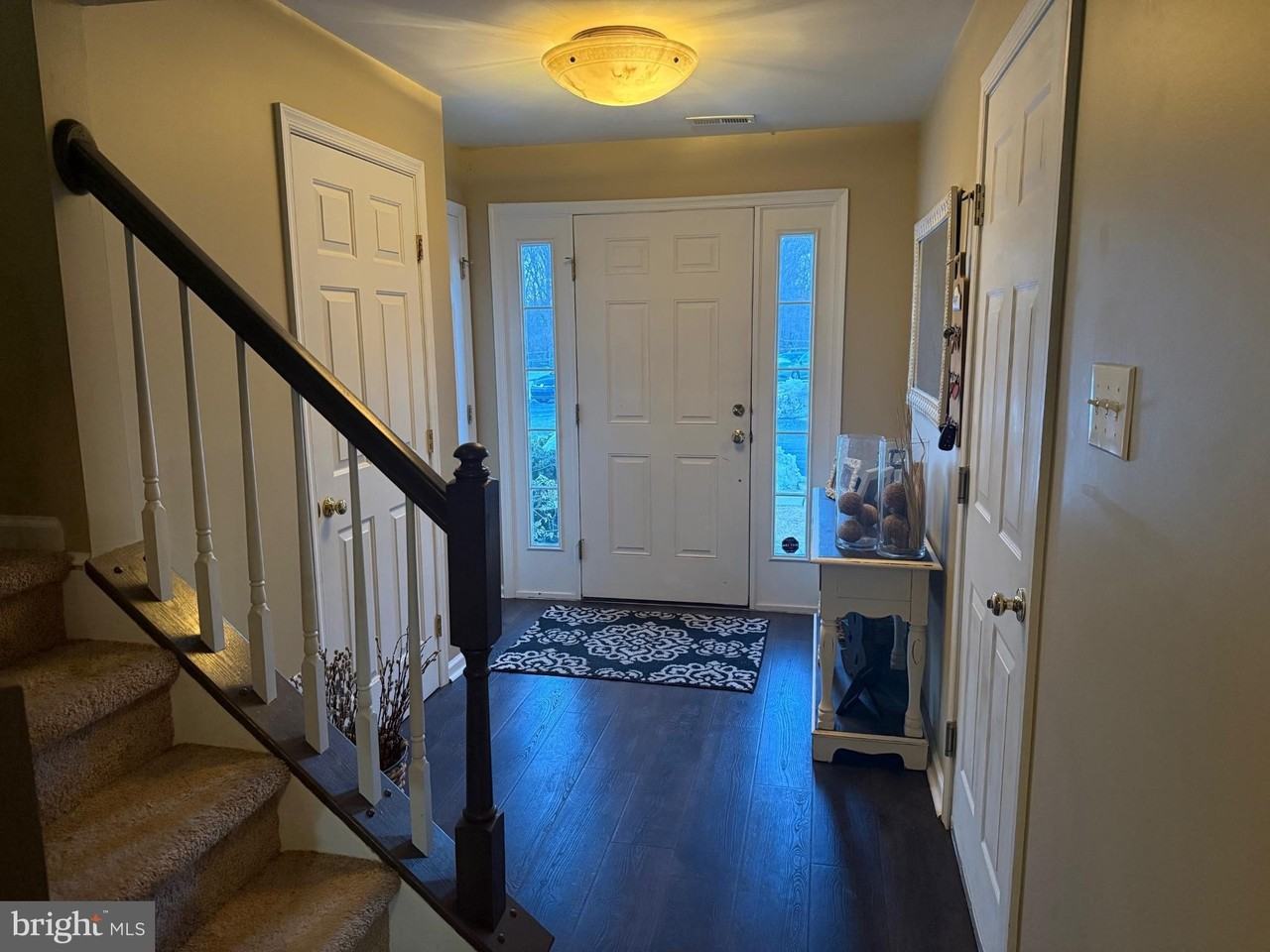 259 Windsor Ct - Photo 4 of 27