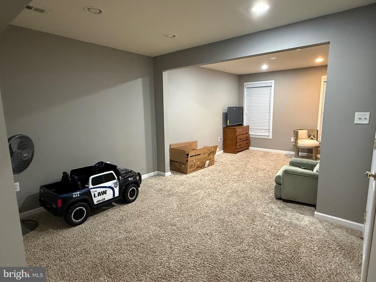 259 Windsor Ct - Photo 6 of 27