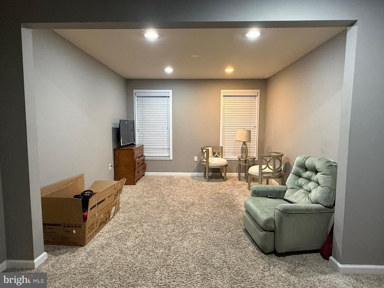 259 Windsor Ct - Photo 7 of 27