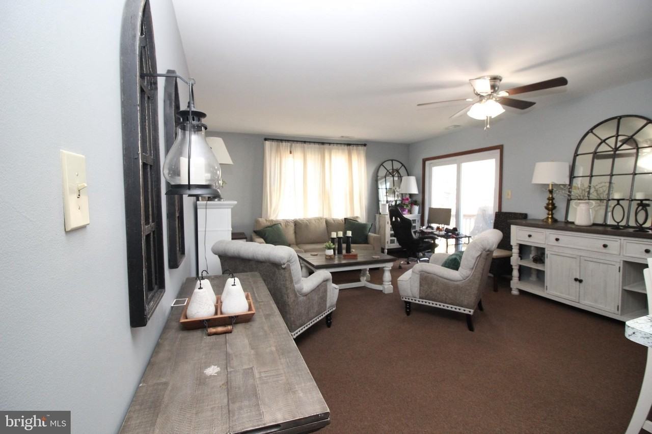 214 Spring House Ln - Photo 7 of 20