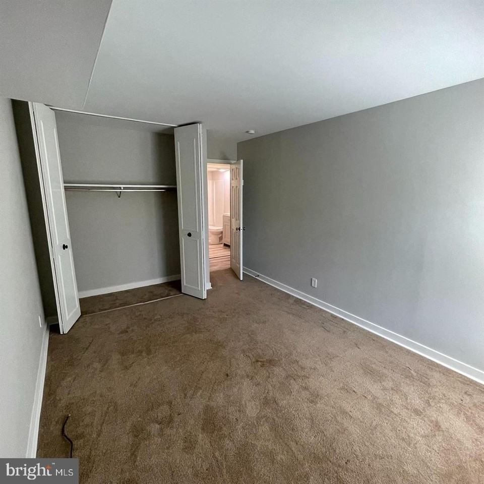 324 Drummers Ln - Photo 7 of 22