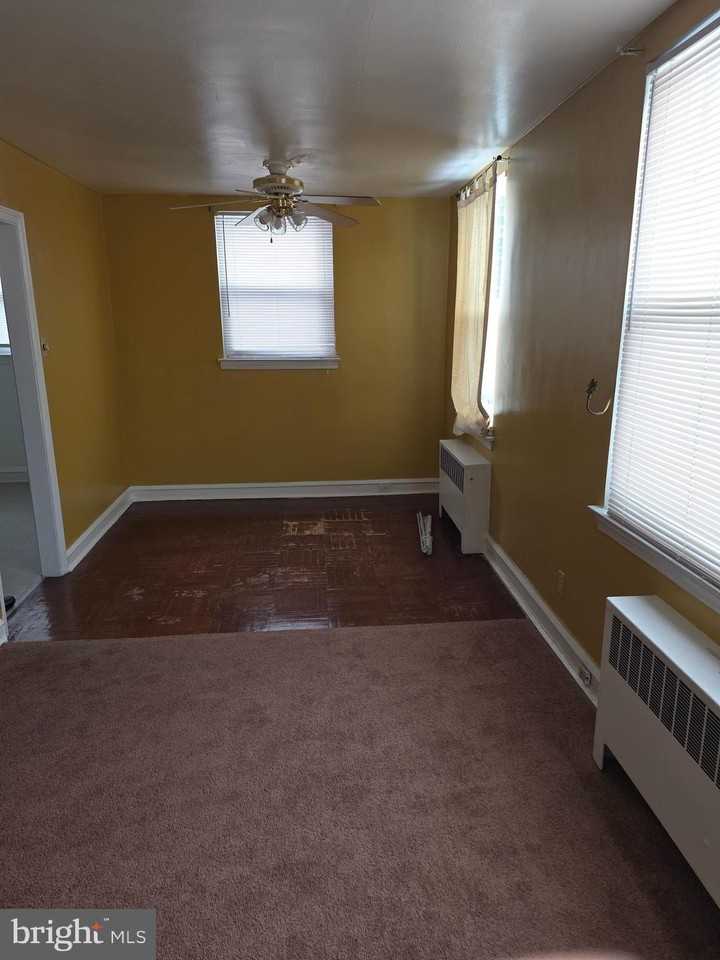 916 E Vernon Rd - Photo 4 of 10