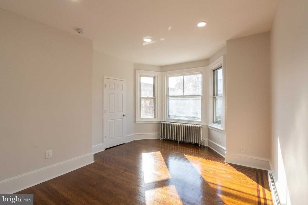 5003 Pine St 2nd Fl - Photo 5 of 15