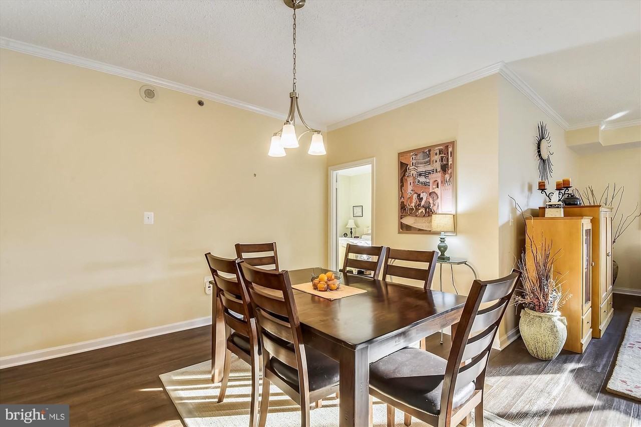 1211 S Eads St Apt 602 - Photo 4 of 50