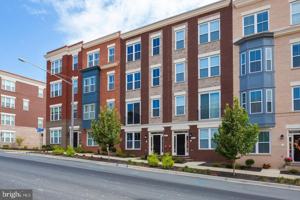 featured image of 1979 Roland Clarke Pl