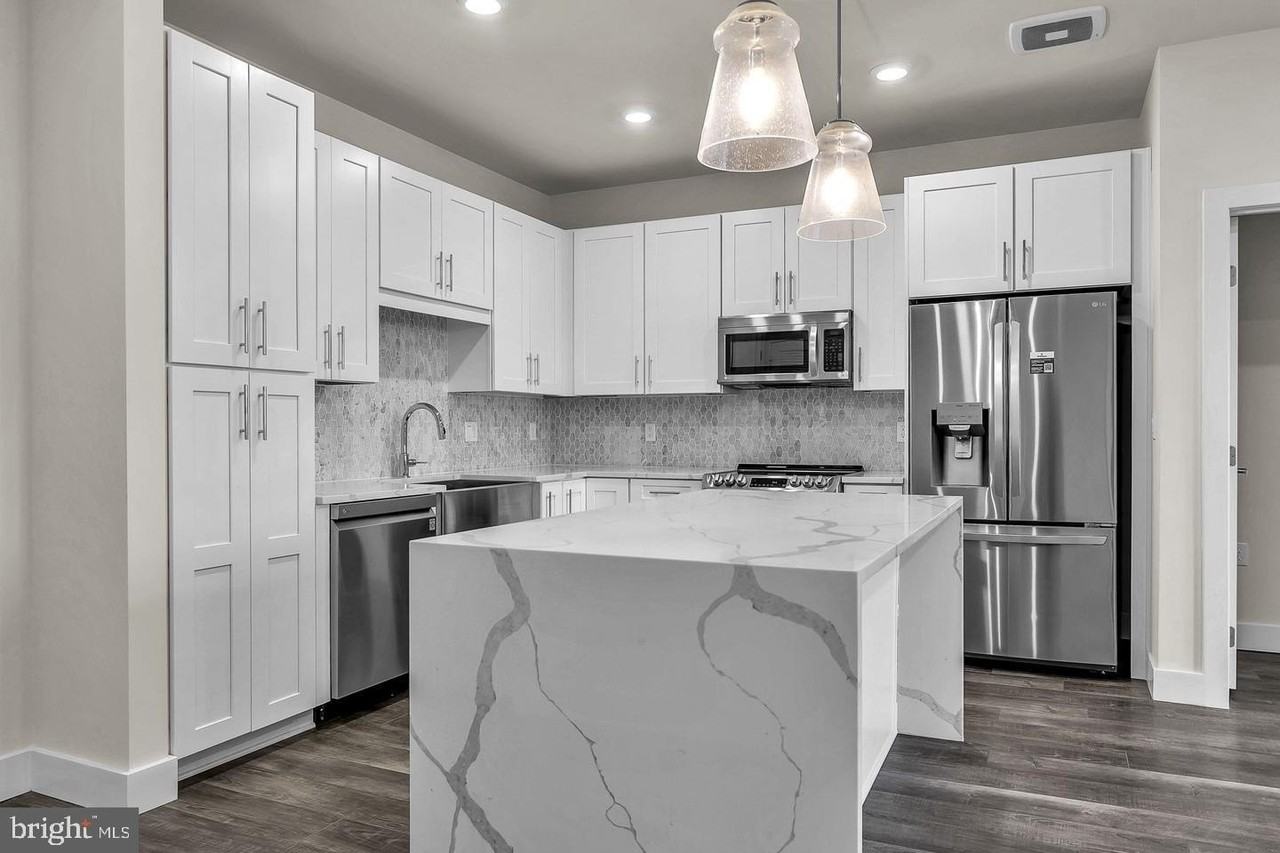 1761 Old Meadow Rd Apt 413 - Photo 4 of 31