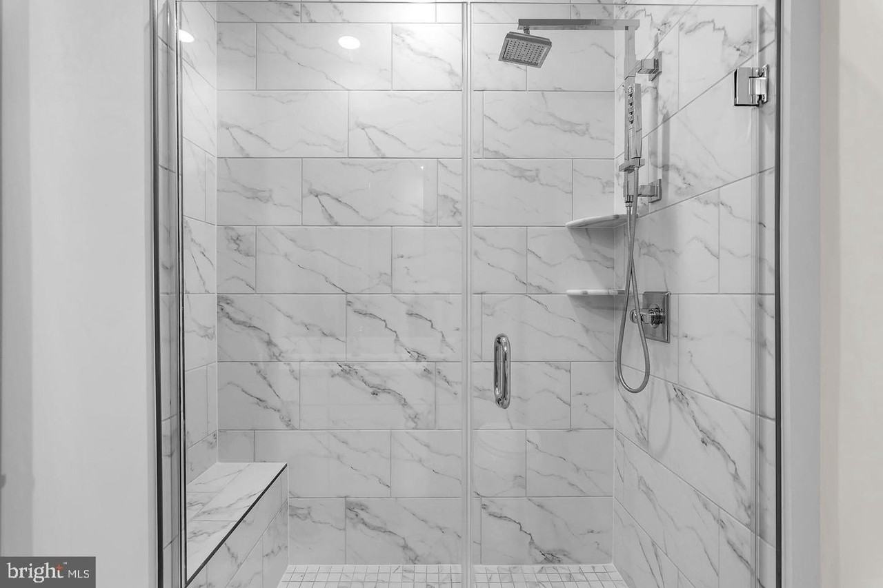 1761 Old Meadow Rd Apt 413 - Photo 6 of 31