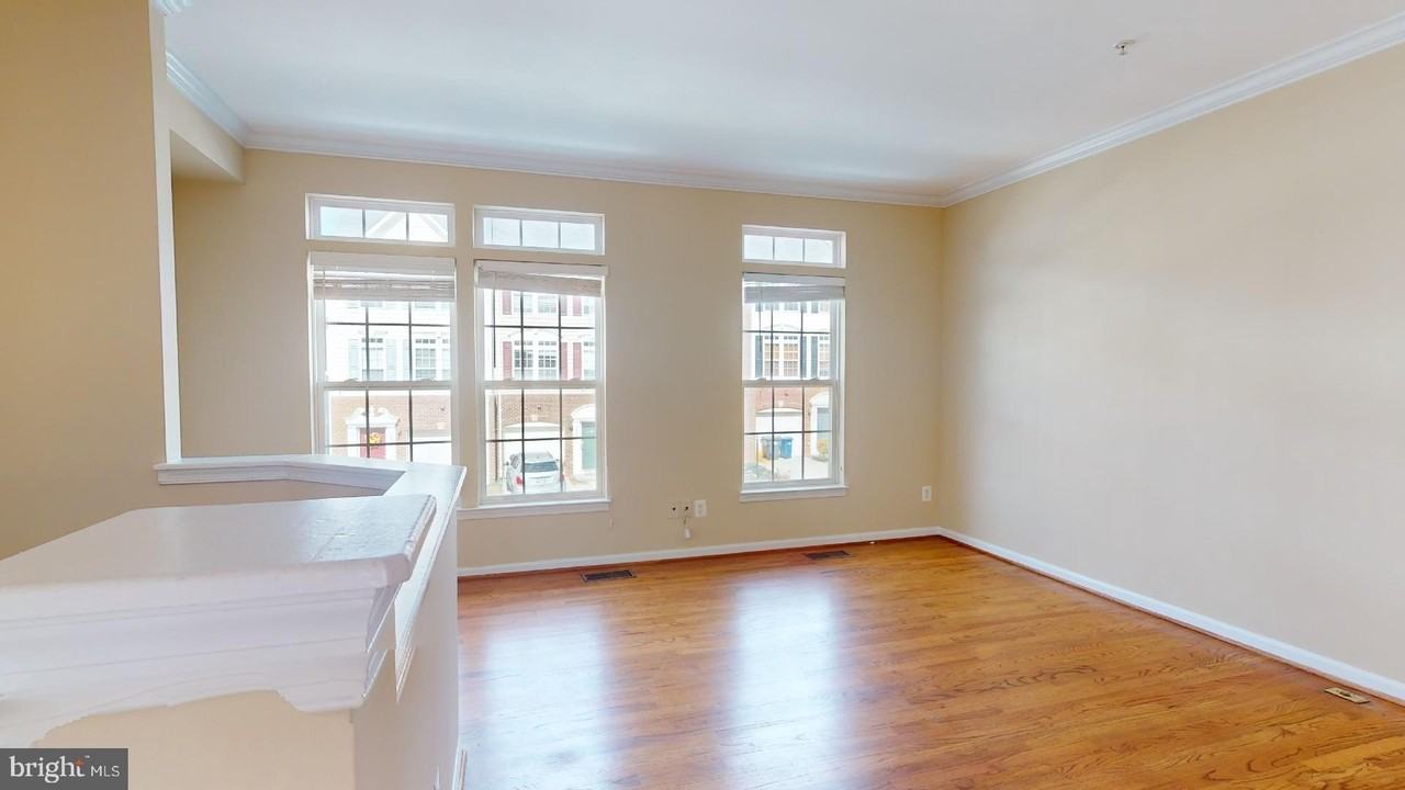 3518 Ellery Cir - Photo 4 of 50