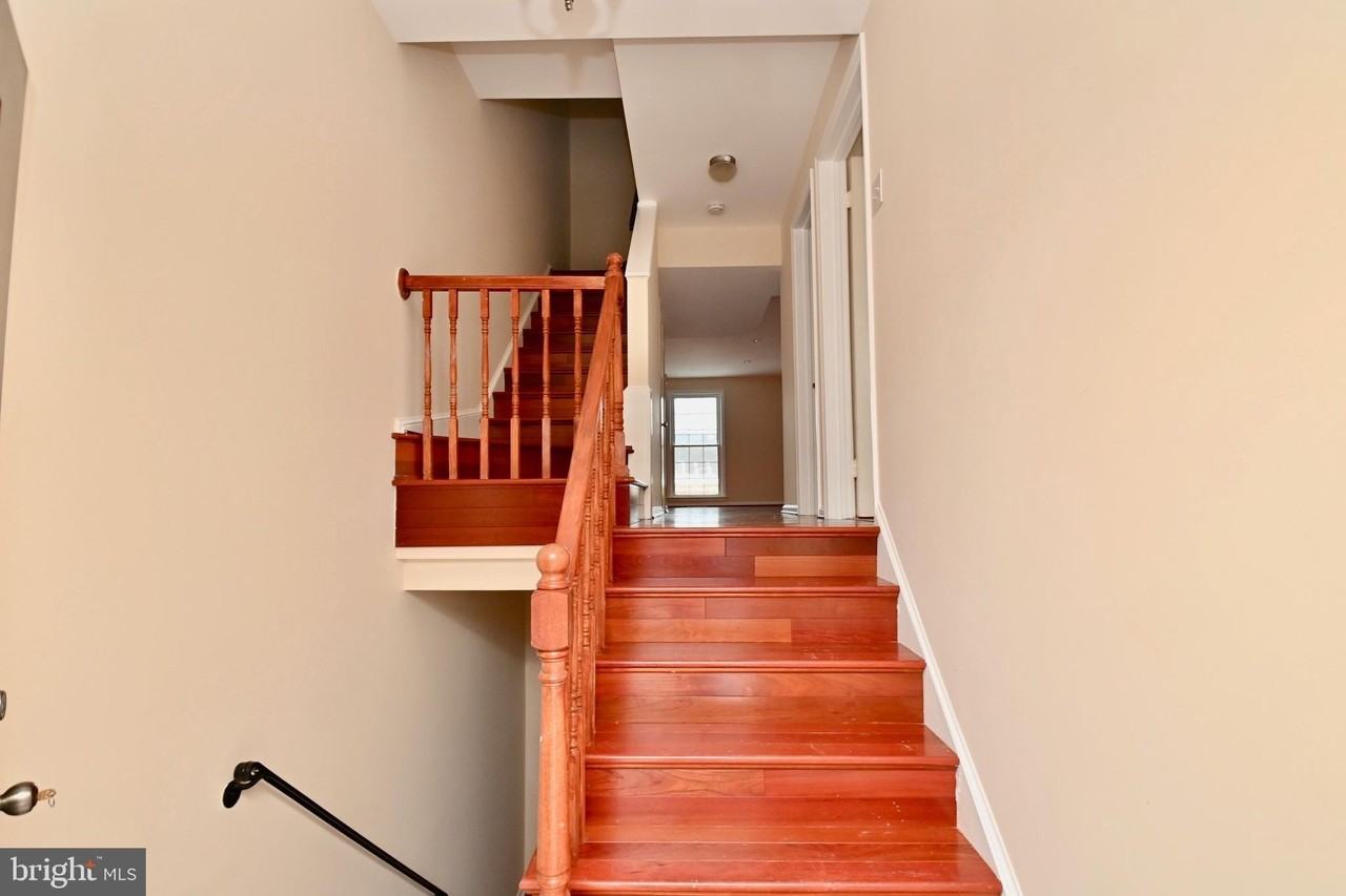 2481 Windbreak Dr - Photo 3 of 36