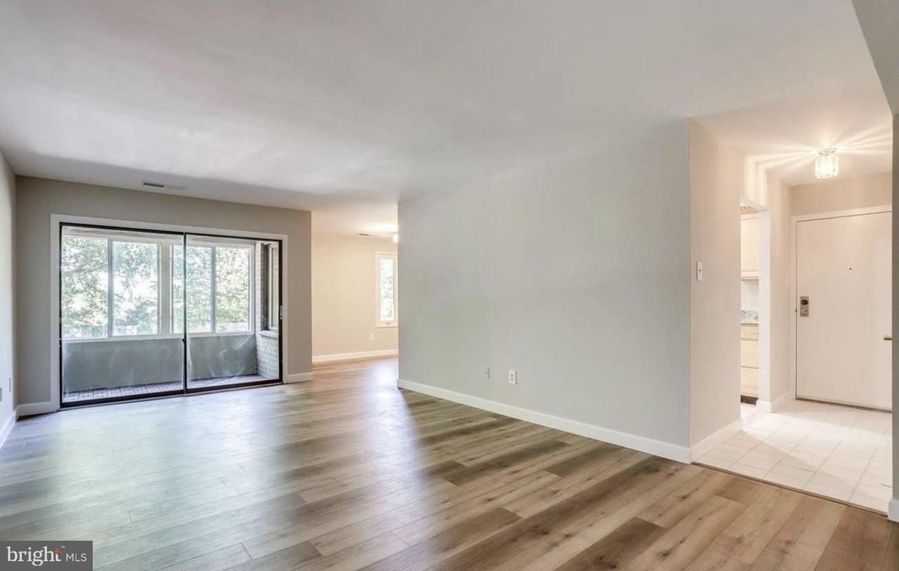 527 Florida Ave Apt 104 - Photo 2 of 19