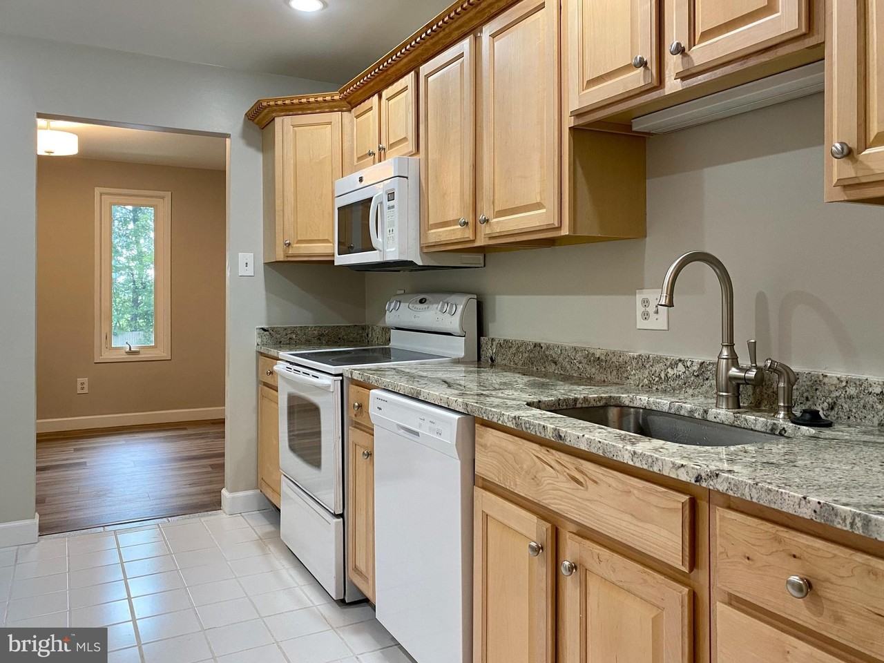 527 Florida Ave Apt 104 - Photo 4 of 19