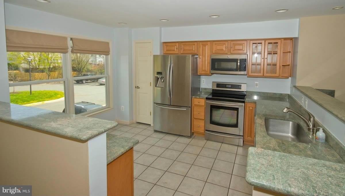 419 Davis Ave Sw - Photo 3 of 26