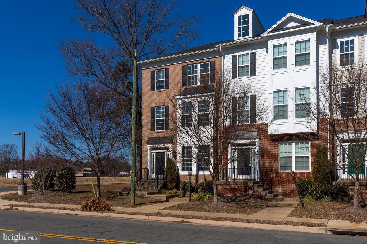 8890 Orchard Ln - Photo 2 of 46