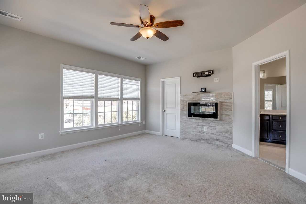 8890 Orchard Ln - Photo 7 of 46