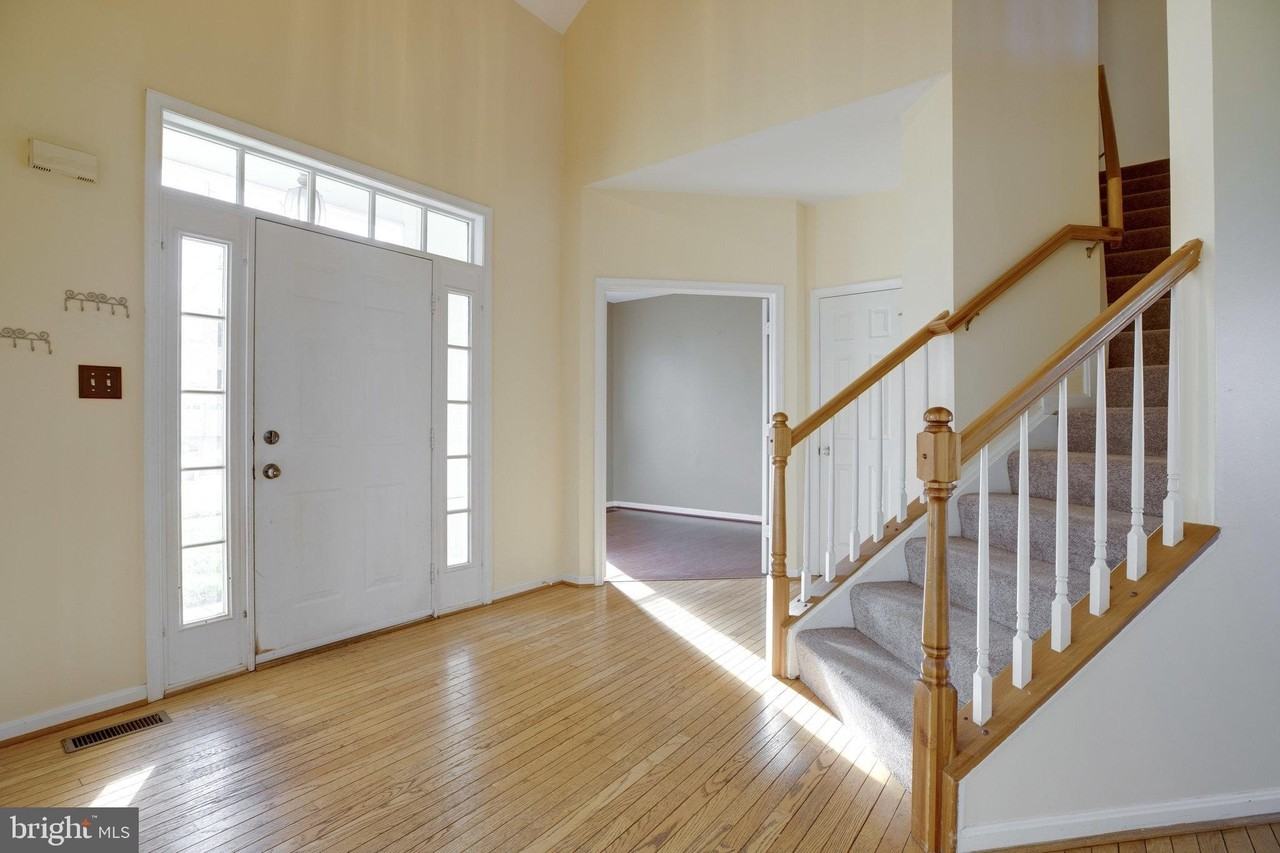 9924 Arrowood Dr - Photo 2 of 50