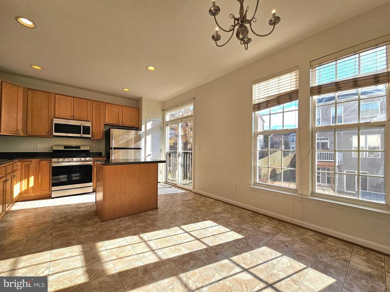 15334 Elizabeth Burbage Loop - Photo 4 of 22