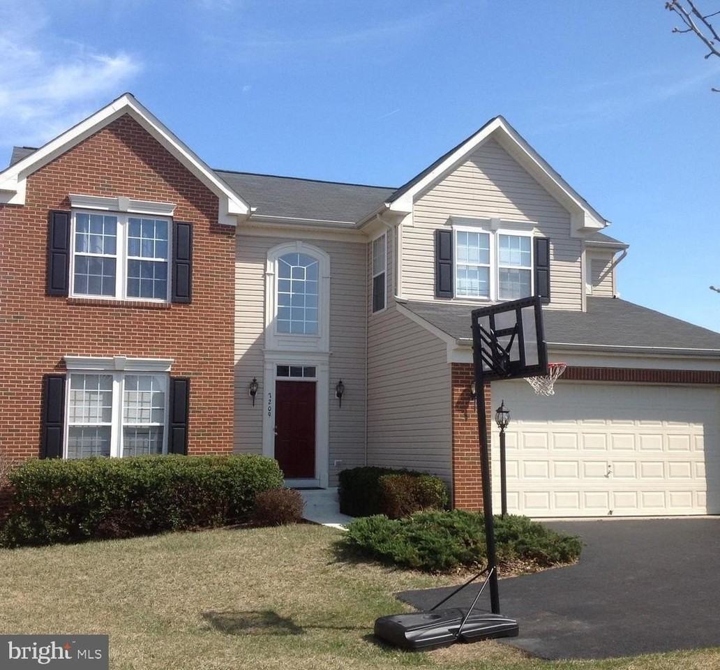 7209 Bladen Pl - Photo 2 of 34