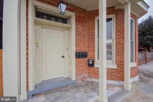 203 W John St Apt 1 #Apt 1 - Photo 1 of 1