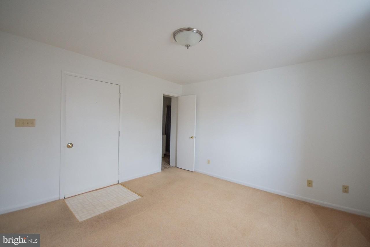 203 W John St Apt 1 - Photo 6 of 19
